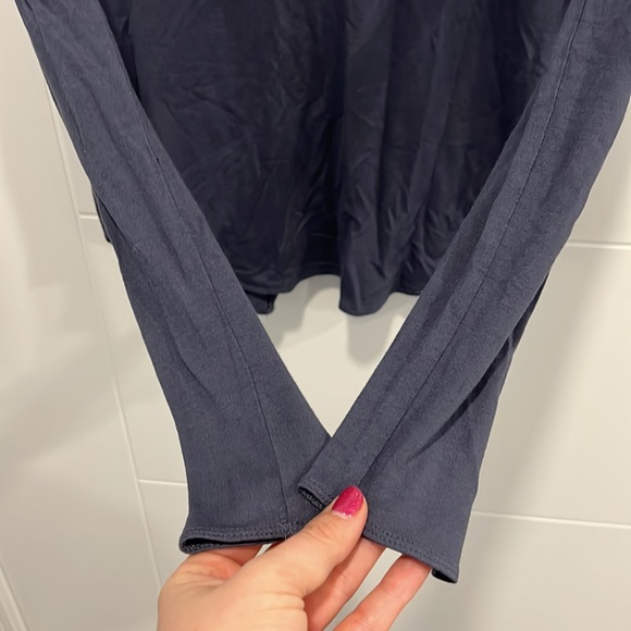 Aritzia Wilfred long sleeve open back top size XS - Picture 5 of 13